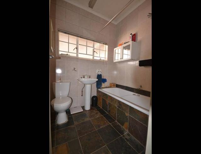 2 BEDROOM TOWNHOUSE FOR SALE IN LYDENBURG